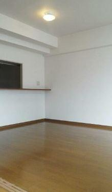 グランディア弐番館の居間・リビング