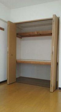 グランディア弐番館の収納