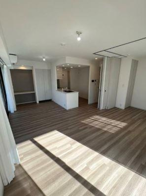 狛江市東和泉１丁目の賃貸マンションの居間・リビング