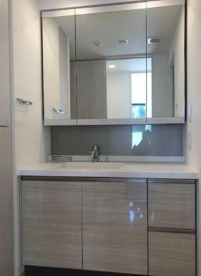 狛江市東和泉１丁目の賃貸マンションの洗面所