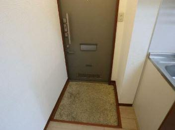 川崎市多摩区登戸新町のアパートの玄関