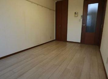 川崎市多摩区登戸新町のアパートの居間・リビング