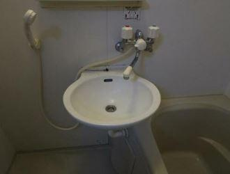 川崎市多摩区登戸新町のアパートの洗面所