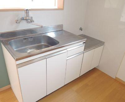 川崎市多摩区菅稲田堤３丁目のアパートのキッチン