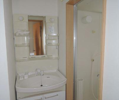 川崎市多摩区菅稲田堤３丁目のアパートの洗面所