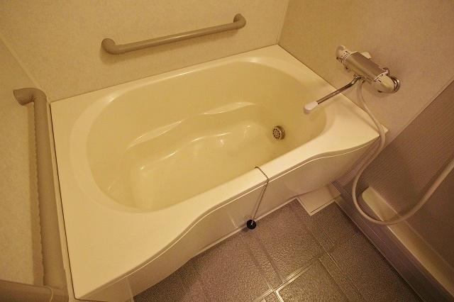 稲城市東長沼の賃貸マンションの浴室