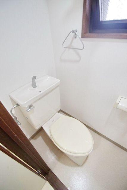 川崎市多摩区菅２丁目の賃貸マンションのトイレ