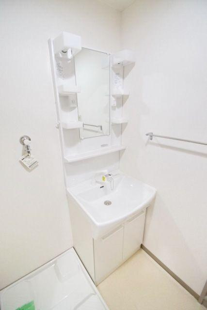 川崎市多摩区菅２丁目の賃貸マンションの洗面所