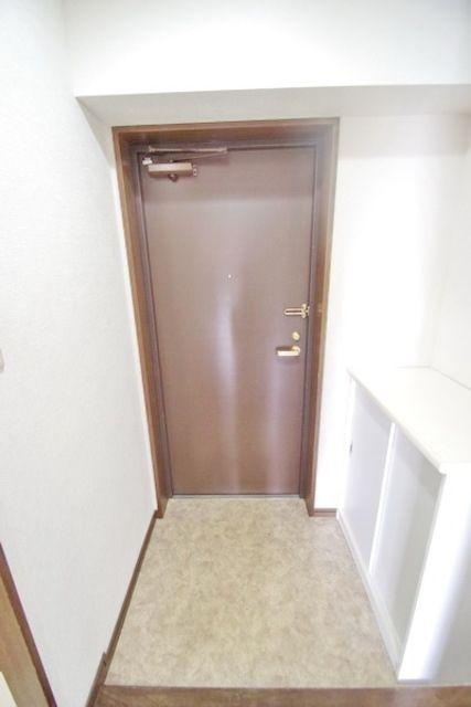 川崎市多摩区菅２丁目の賃貸マンションの玄関