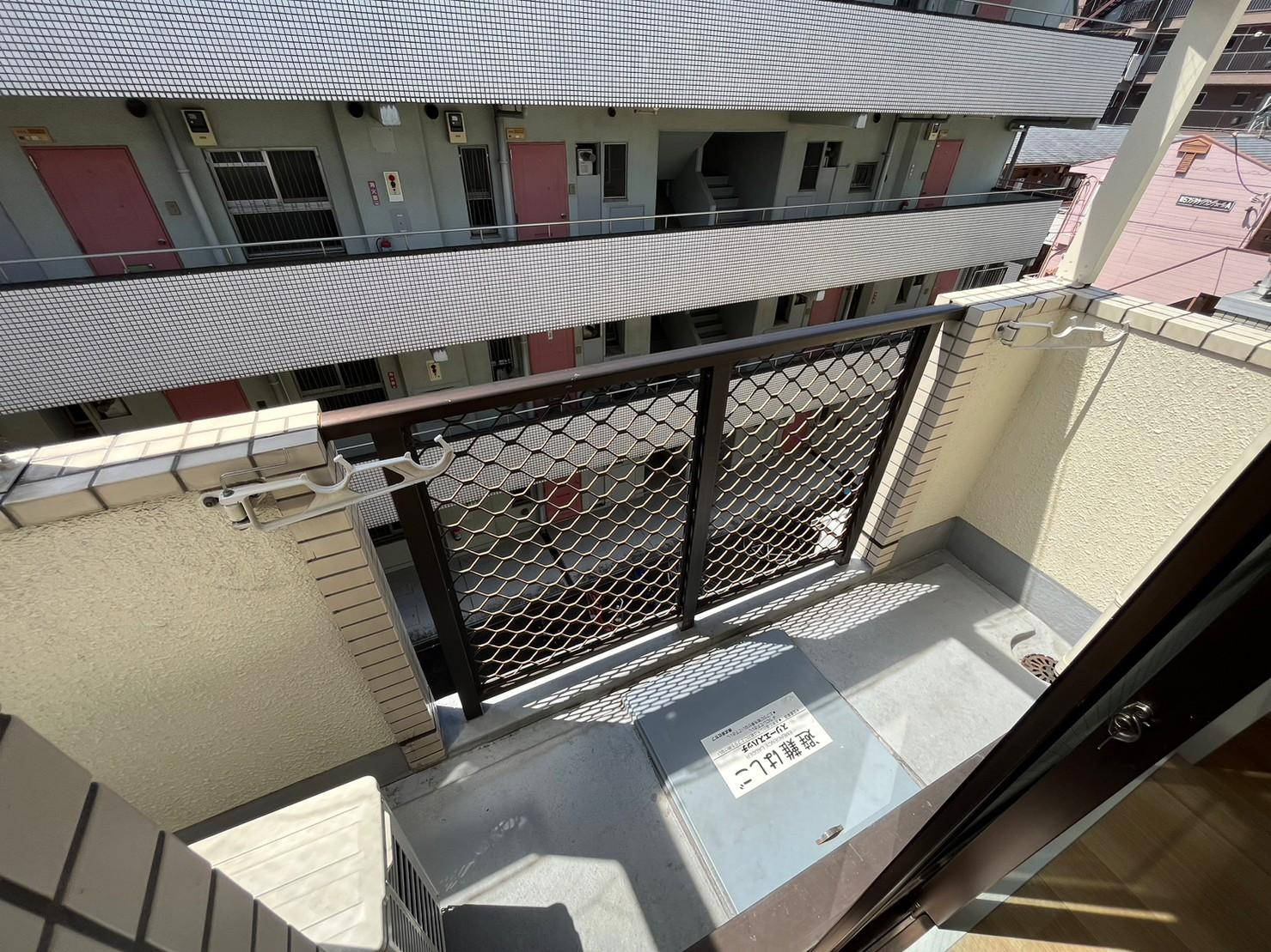 川崎市多摩区登戸新町の賃貸マンションのバルコニー