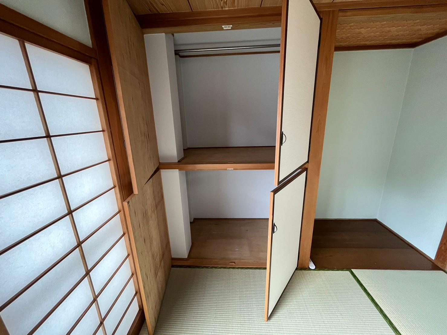 狛江市岩戸北３丁目の賃貸マンションの収納