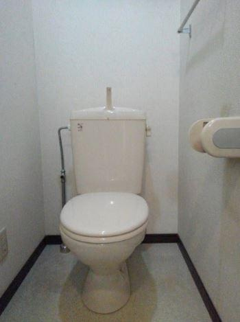 川崎市多摩区生田１丁目の賃貸マンションのトイレ