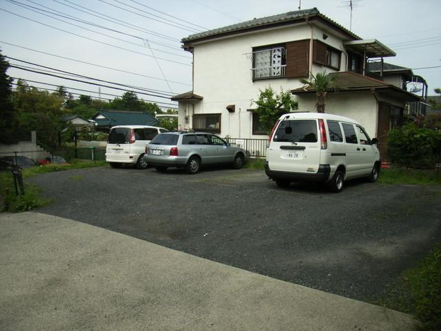 ガーデンハウスⅡの駐車場