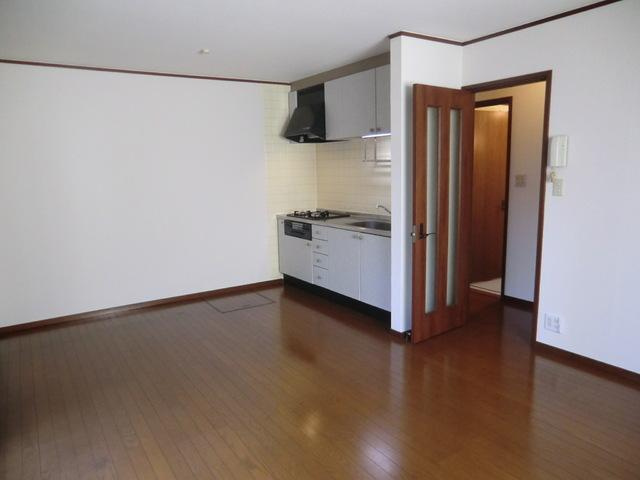 ガーデンハウスⅡの居間・リビング