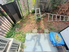 川崎市多摩区宿河原２丁目のアパートのバルコニー