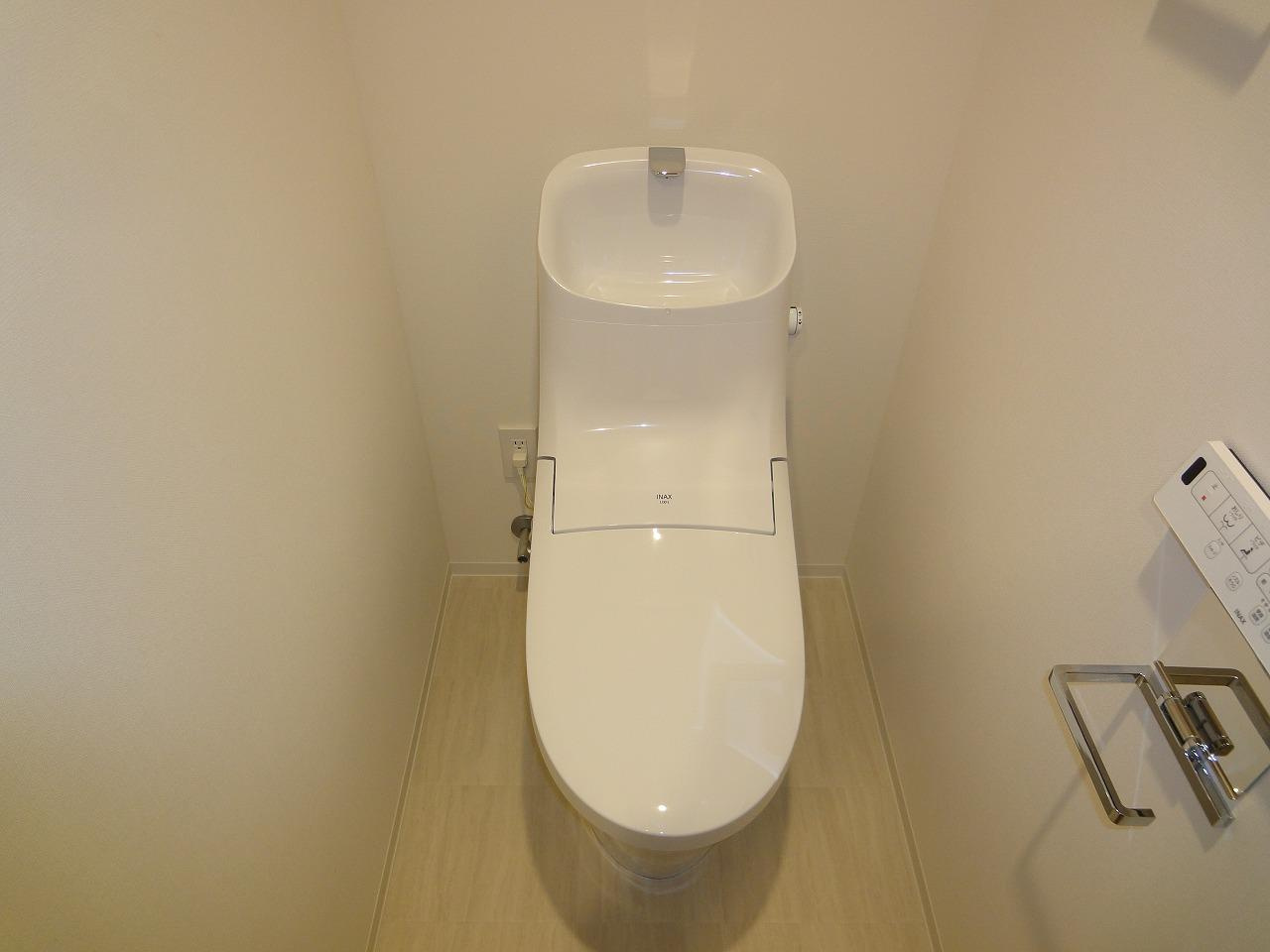 多摩市関戸１丁目の賃貸マンションのトイレ