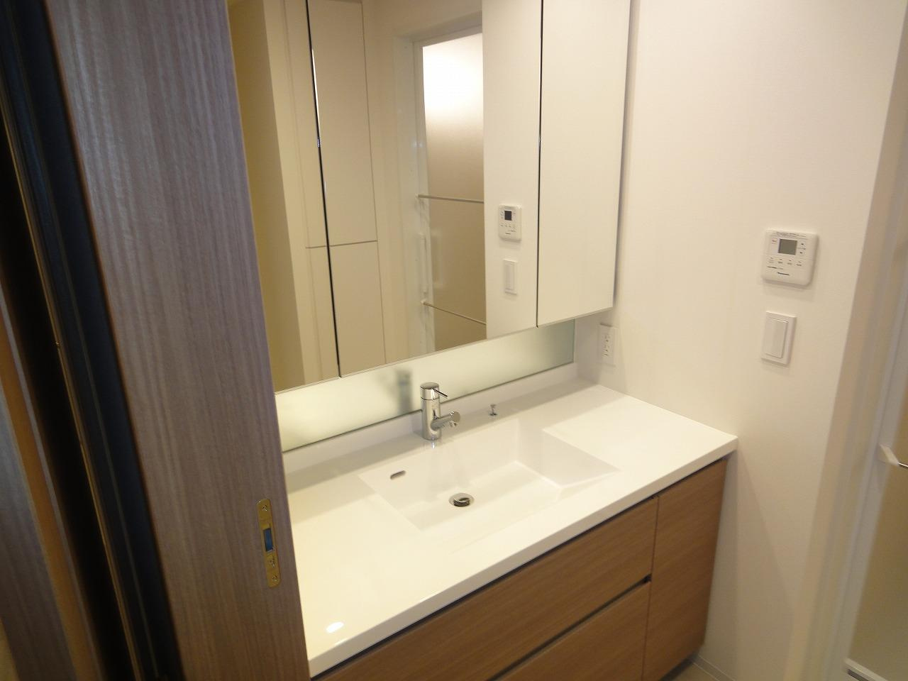 多摩市関戸１丁目の賃貸マンションの洗面所