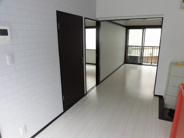 川崎市多摩区宿河原１丁目の賃貸マンションの居間・リビング