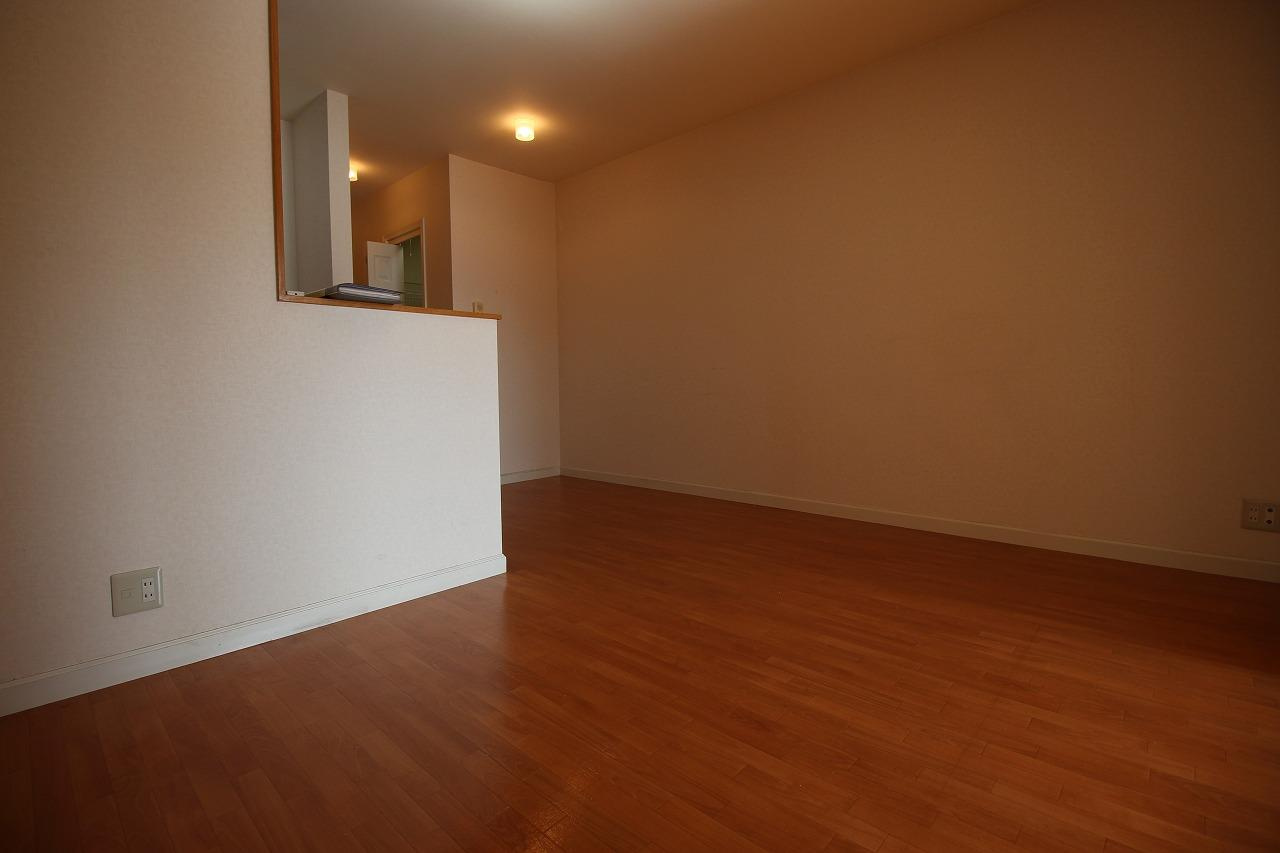 稲城市矢野口の賃貸マンションの居間・リビング|別室参考画像