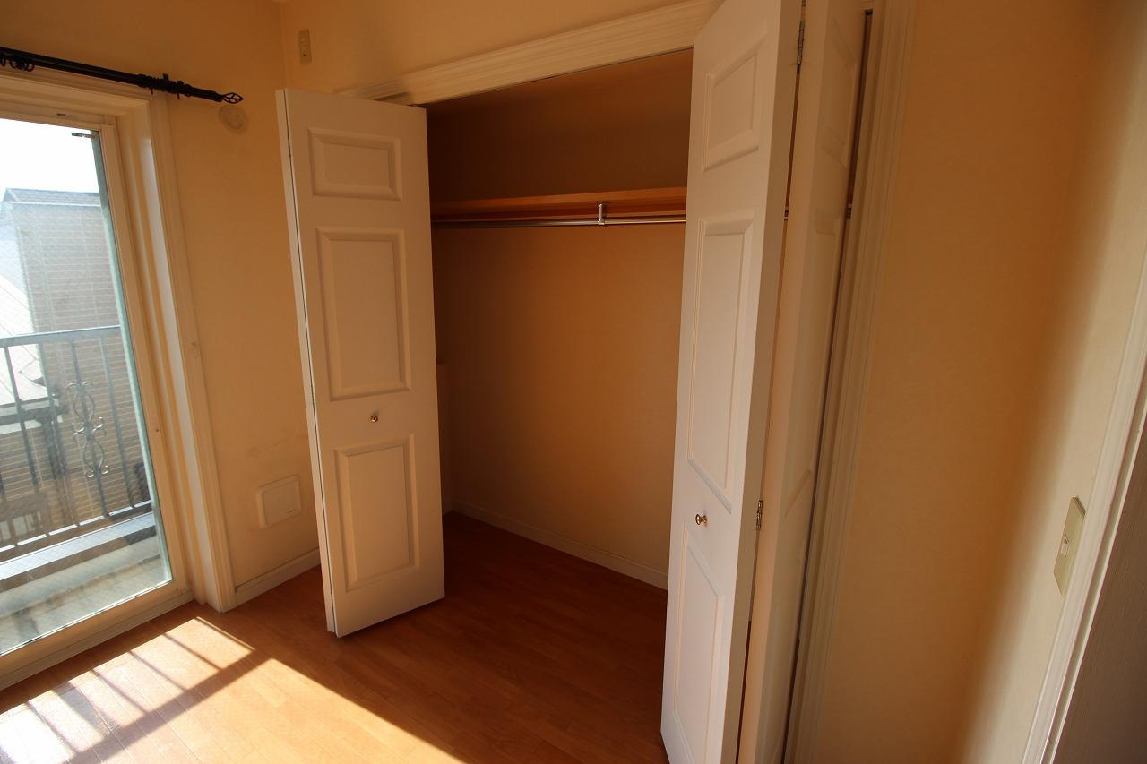 稲城市矢野口の賃貸マンションの収納