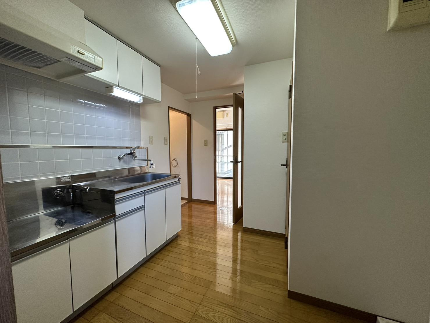 川崎市多摩区登戸新町の賃貸マンションの居間・リビング