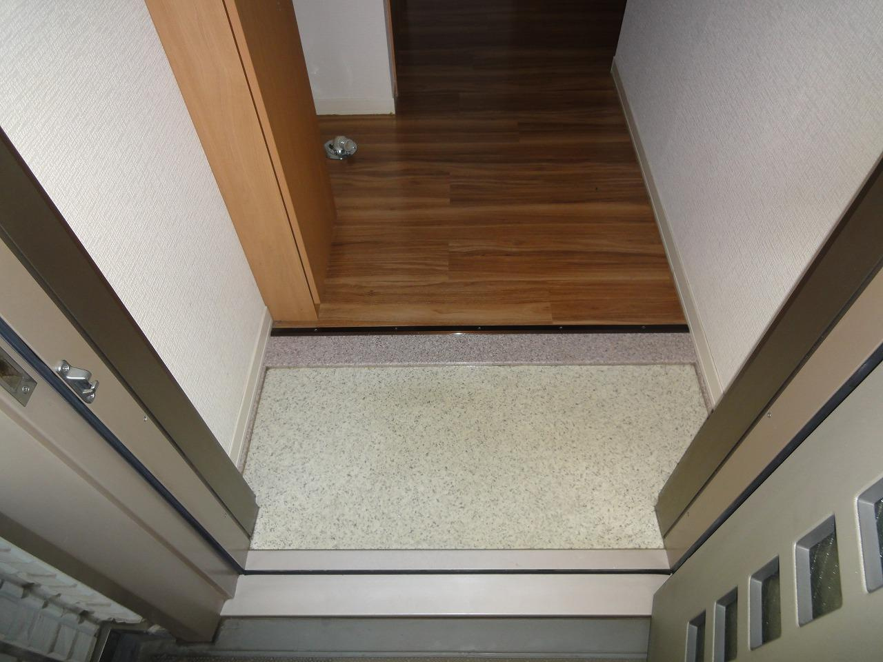 川崎市多摩区菅稲田堤１丁目の賃貸マンションの玄関