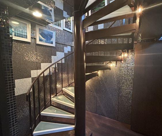 府中市晴見町１丁目の賃貸マンションの玄関