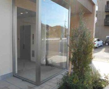 川崎市多摩区登戸の賃貸マンションのエントランス