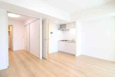 川崎市多摩区登戸の賃貸マンションの居間・リビング