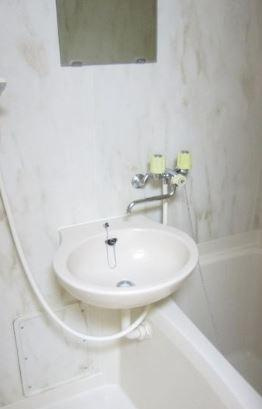 グローリー春愛の洗面所