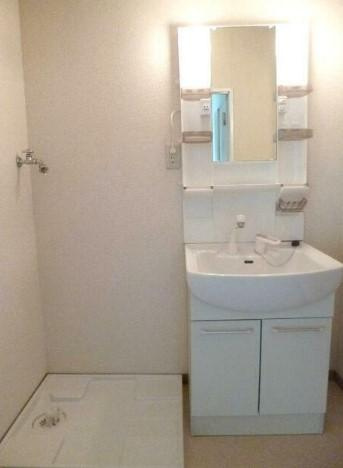 川崎市多摩区長尾４丁目の賃貸マンションの洗面所