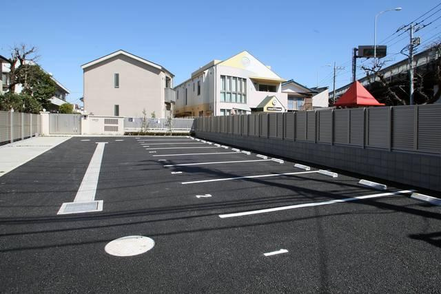 ヴィアレッタ上石原の駐車場