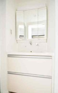 リヴェール狛江の洗面所