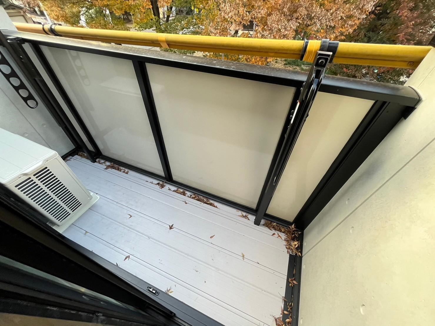 川崎市多摩区中野島１丁目のアパートのバルコニー