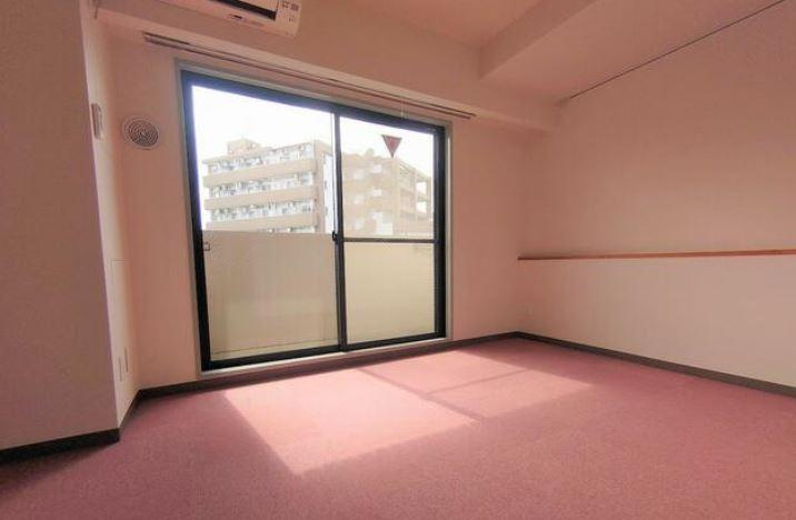 川崎市多摩区登戸の賃貸マンションの居間・リビング