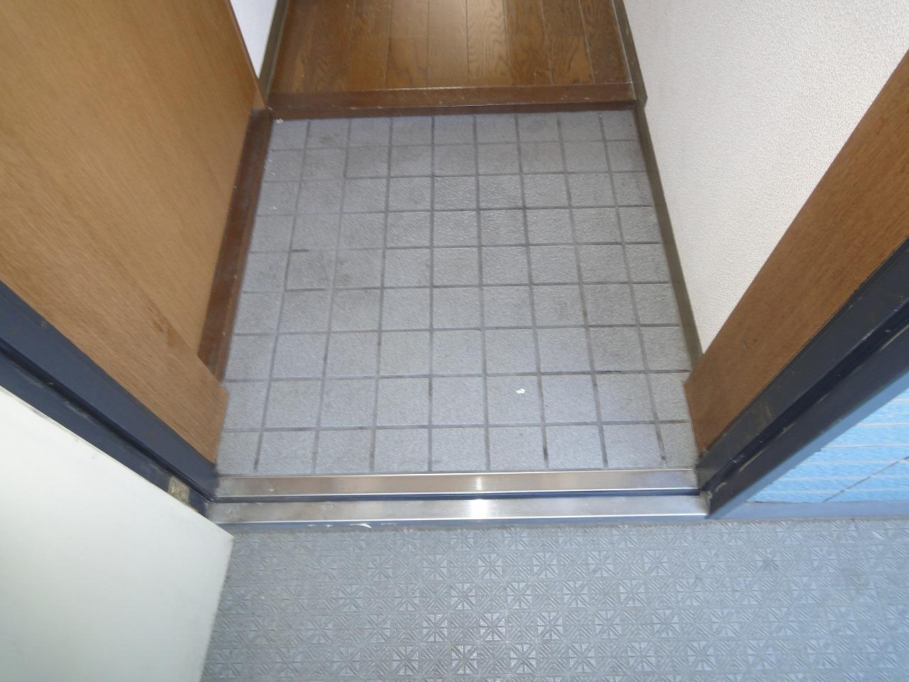 川崎市多摩区菅２丁目の賃貸マンションの玄関
