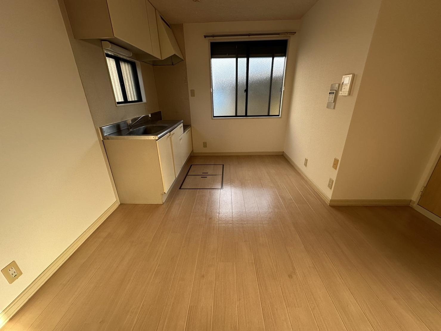 ピアガーデンBの居間・リビング