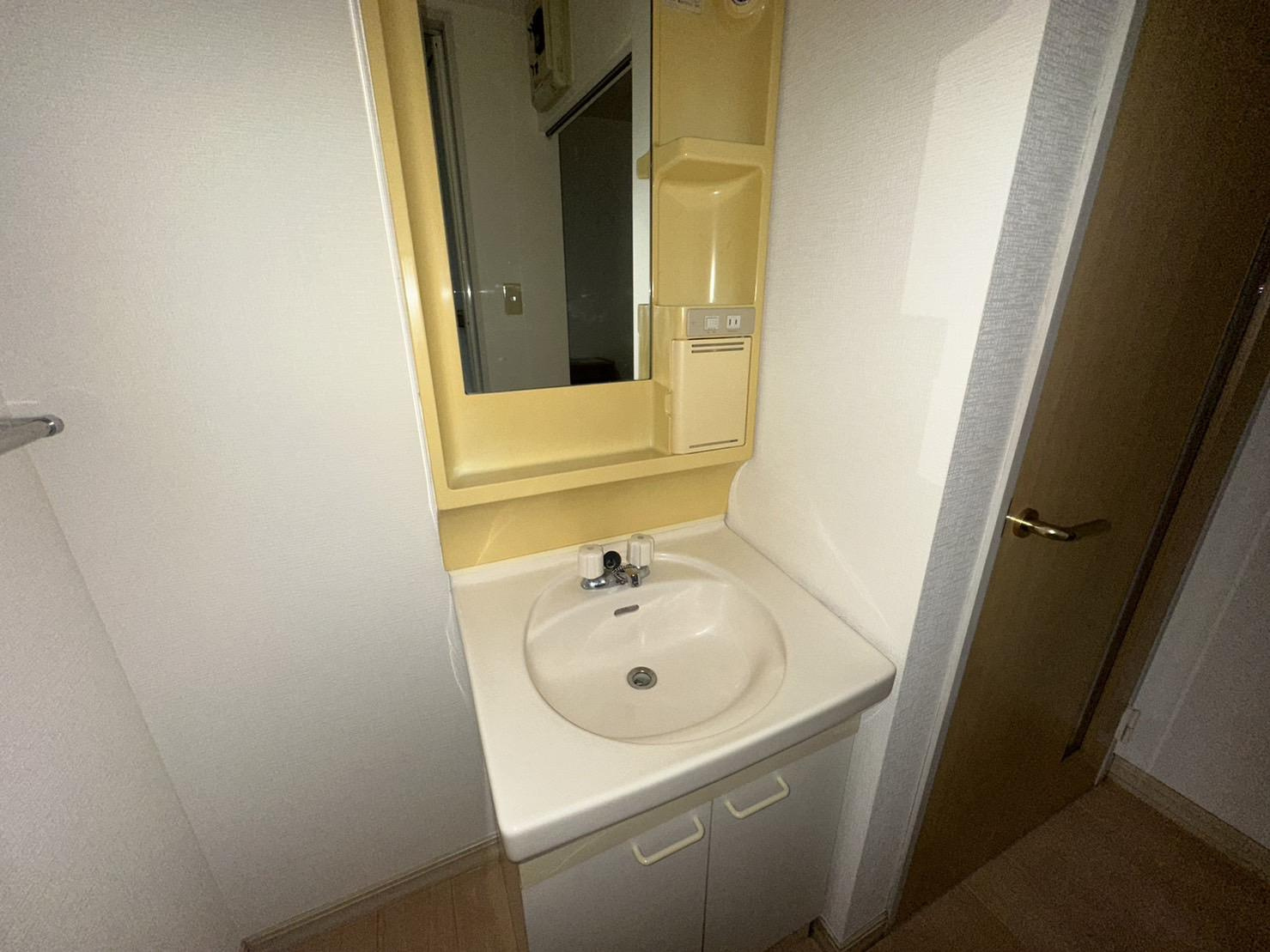 ピアガーデンBの洗面所