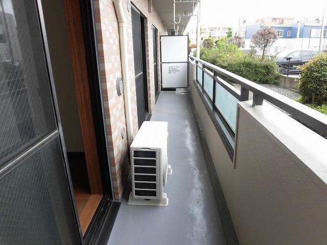 稲城市押立の賃貸マンションのバルコニー