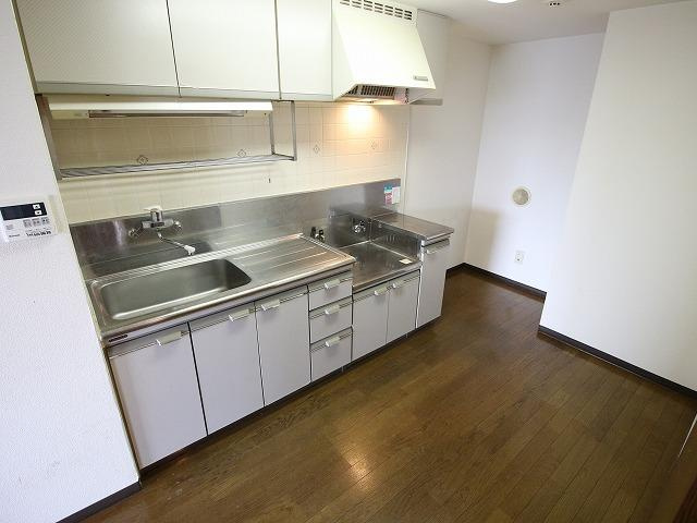 稲城市押立の賃貸マンションのキッチン