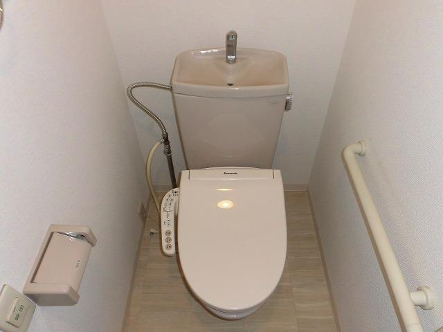 稲城市押立の賃貸マンションのトイレ