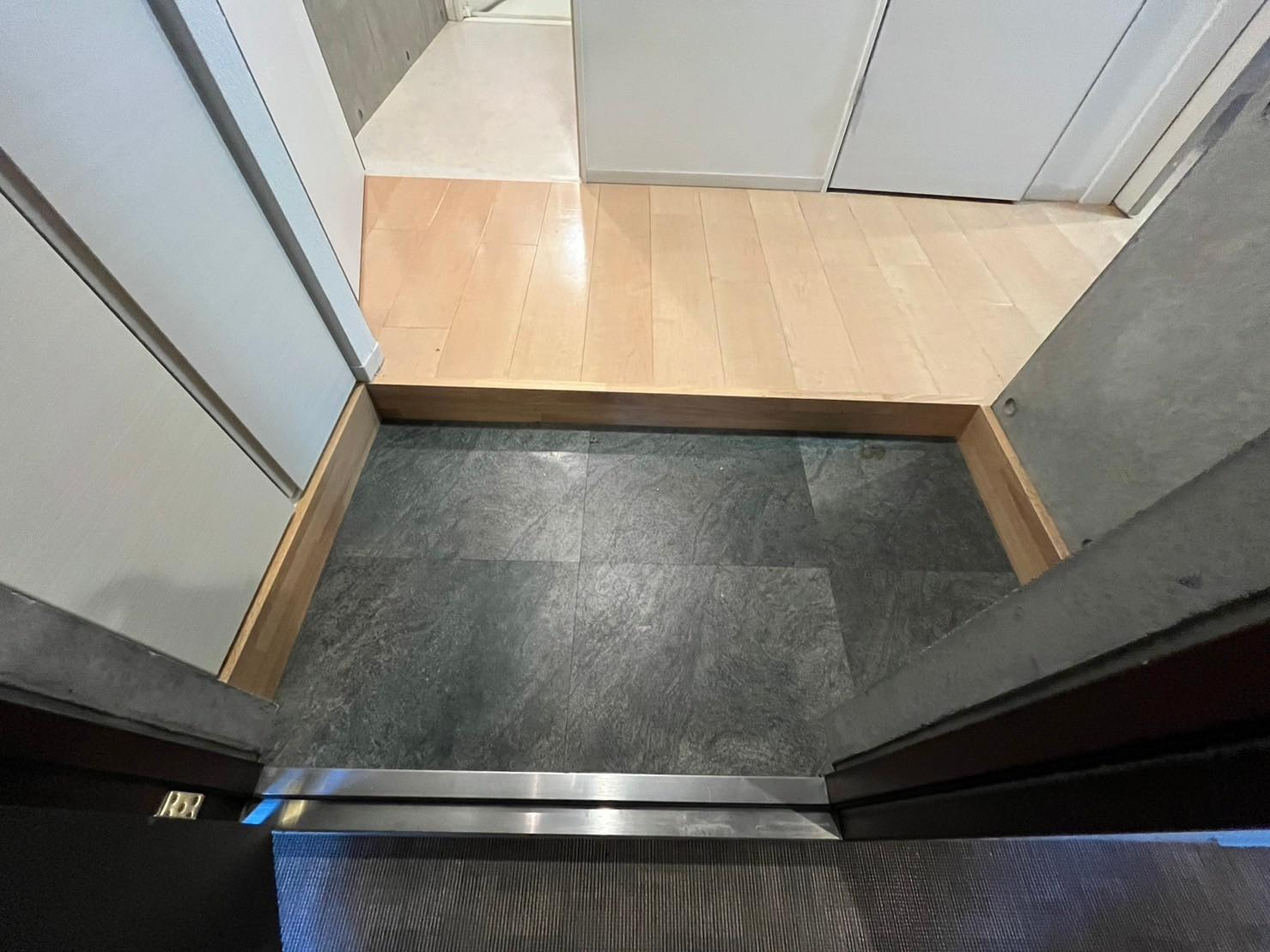 ティアラ向ヶ丘の玄関