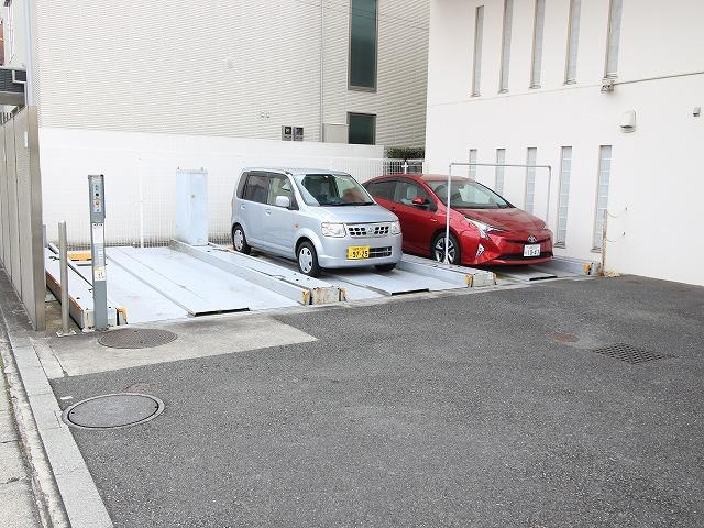 コート向ヶ丘の駐車場