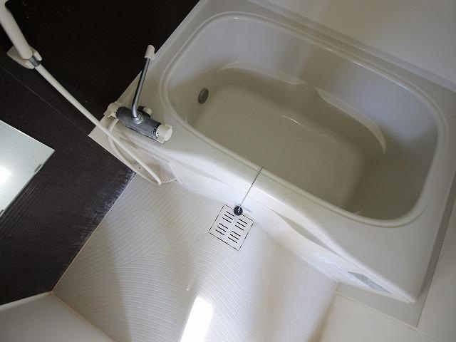 川崎市多摩区菅北浦３丁目のアパートの浴室