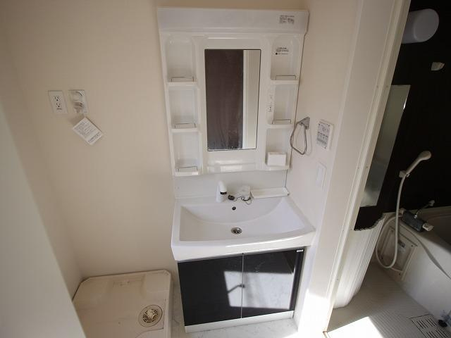 川崎市多摩区菅北浦３丁目のアパートの洗面所