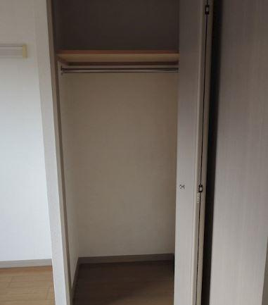 川崎市多摩区菅４丁目の賃貸マンションの収納