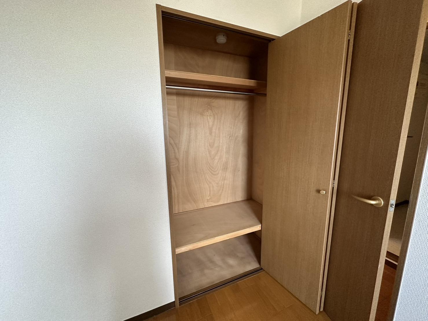 川崎市多摩区菅１丁目の賃貸マンションの収納