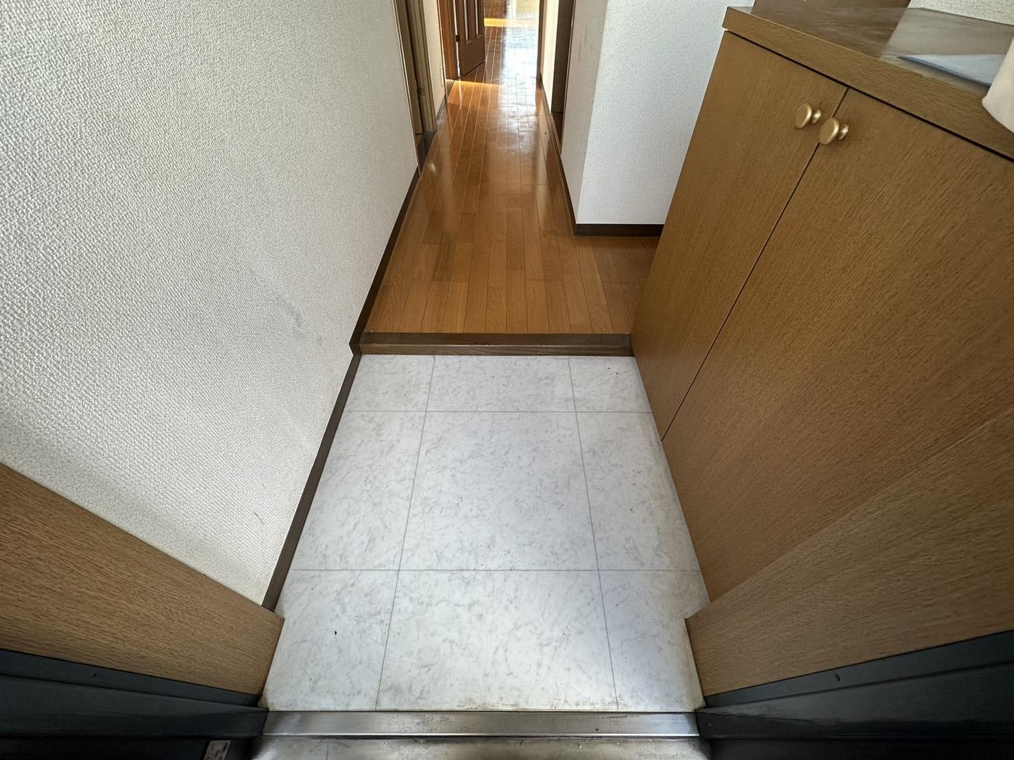 川崎市多摩区菅１丁目の賃貸マンションの玄関