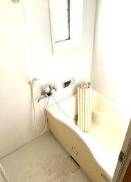 ブラウンコートの浴室