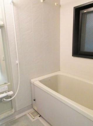 川崎市多摩区東生田１丁目の賃貸マンションの浴室